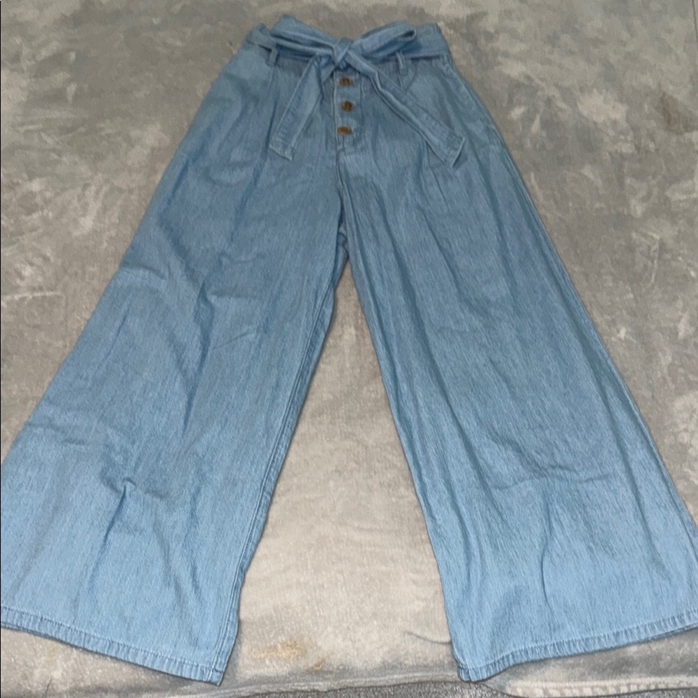 Women's Light Blue Wide-Leg Jeans